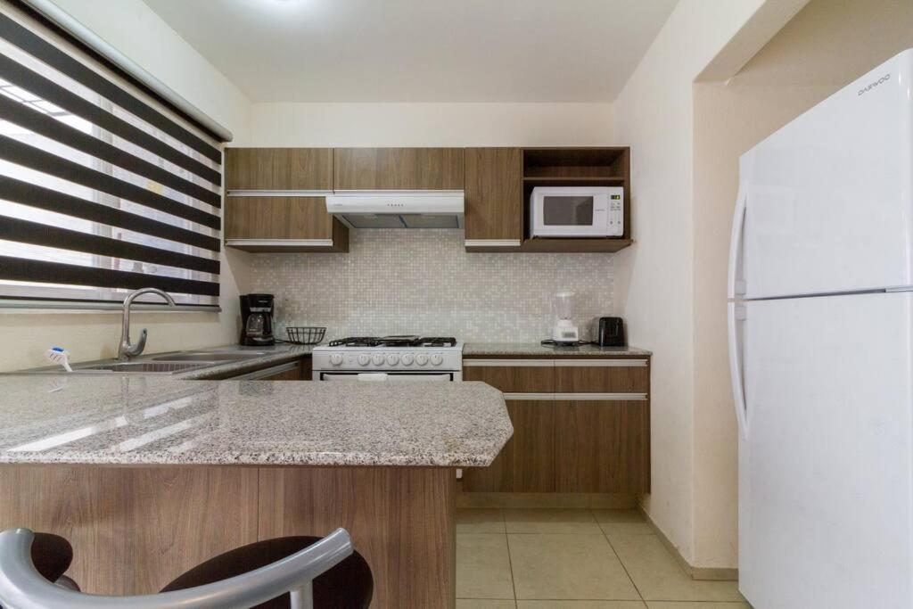 Casa Para Grupos Grandes Por El Iteso Γκουανταλαχάρα Εξωτερικό φωτογραφία