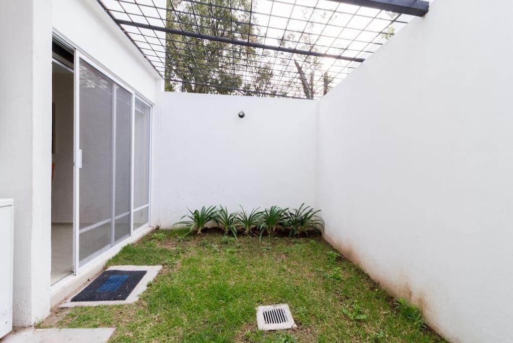 Casa Para Grupos Grandes Por El Iteso Γκουανταλαχάρα Εξωτερικό φωτογραφία