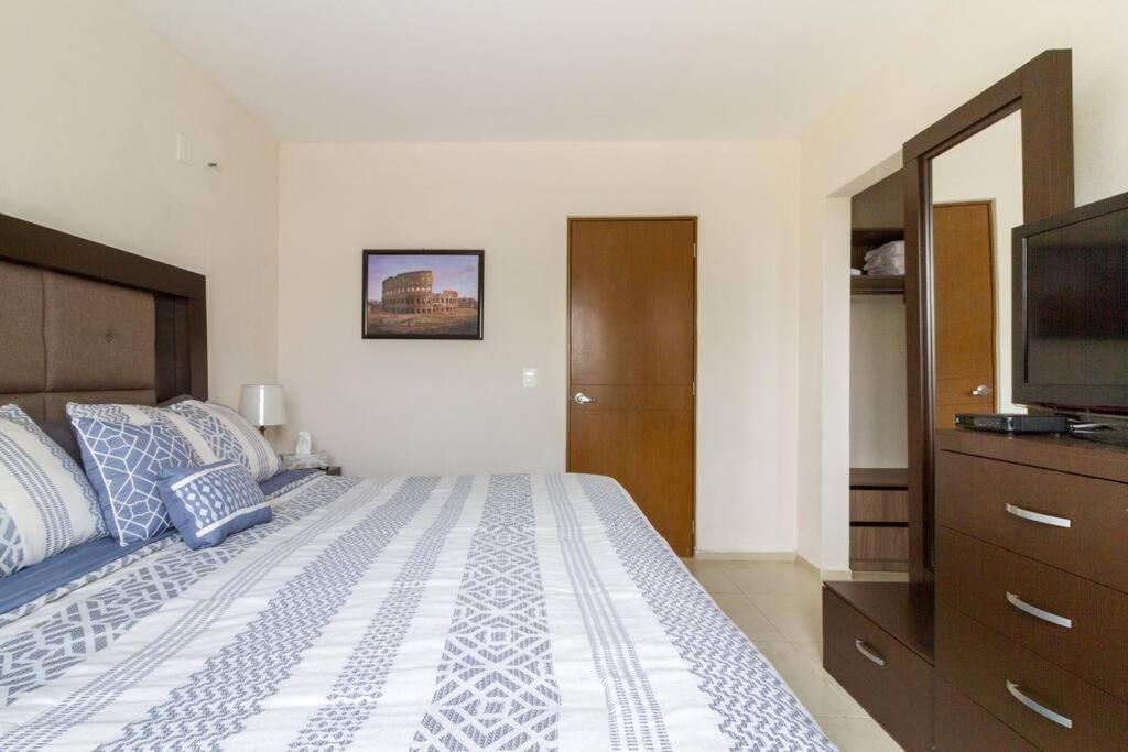 Casa Para Grupos Grandes Por El Iteso Γκουανταλαχάρα Εξωτερικό φωτογραφία
