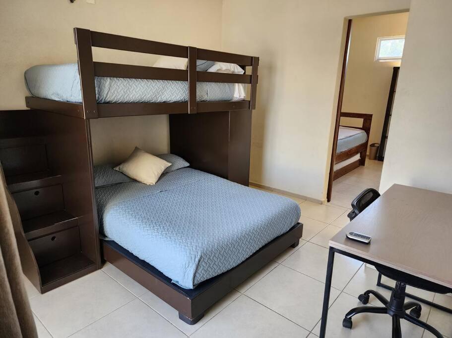 Casa Para Grupos Grandes Por El Iteso Γκουανταλαχάρα Εξωτερικό φωτογραφία